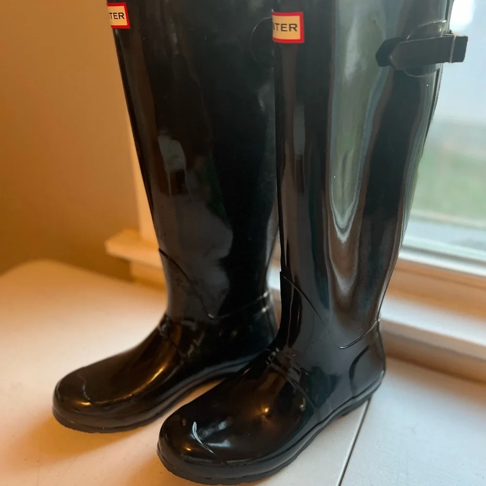 Cleaning out the closet!!! Hunter RainBoots. Woman’s size 8! - Picture 1 of 3